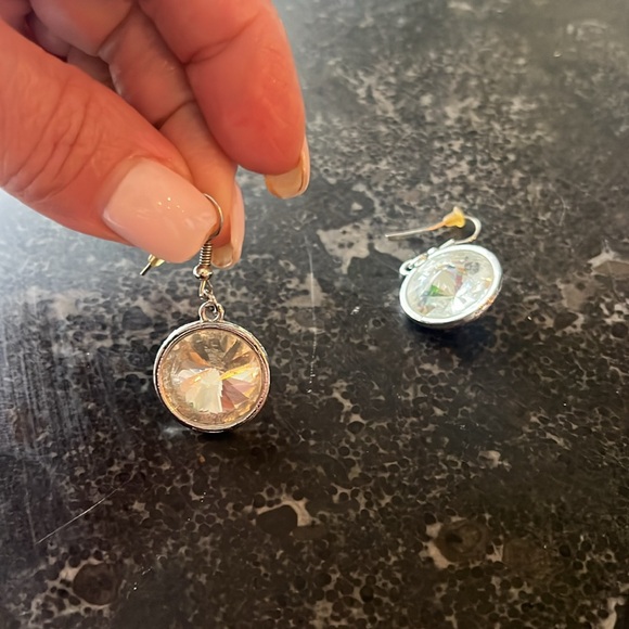 Large clear round crystal silver tone vintage pierced earrings - Picture 2 of 3